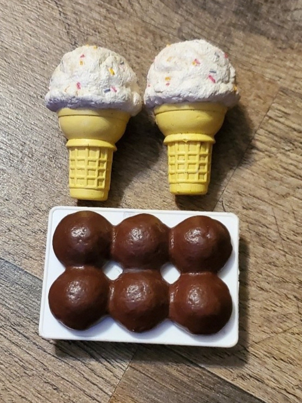 American Girl Yellow Cone Ice Cream Pair with Brown Chocolate Tray